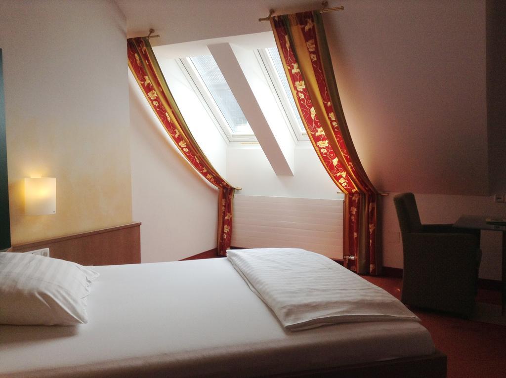1A Landhotel Schicklberg Kremsmünster Szoba fotó